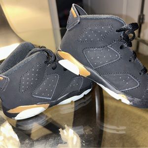 Retro 6’s “Defining Moments” Size 6